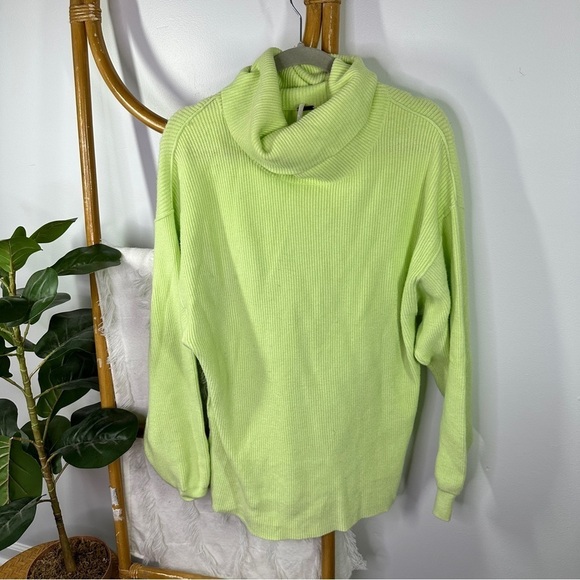 Free People Neon Green Turtleneck Sweater sz XS - Picture 1 of 4